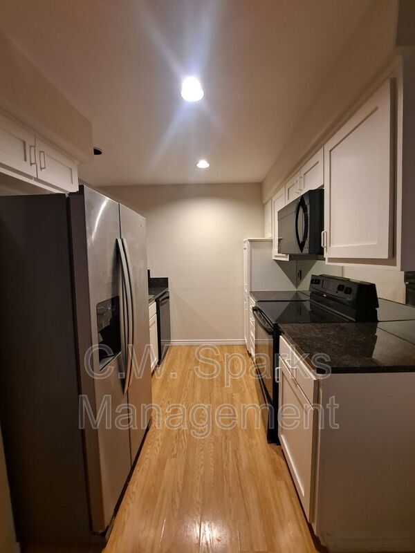 Building Photo - 3025 Westforest Dr