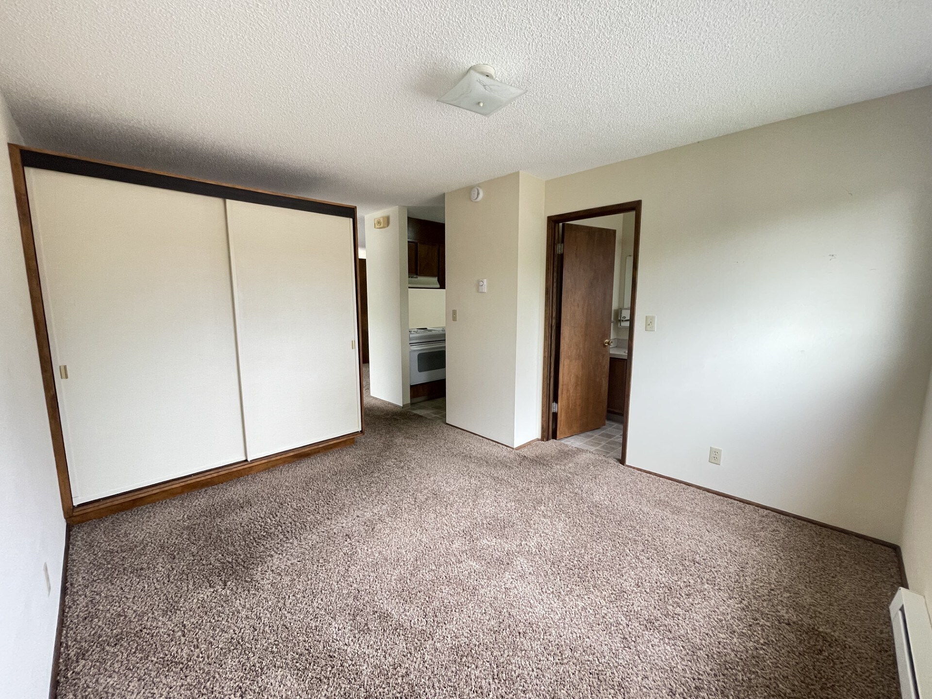 Bedroom - 530 Burnett Ave N