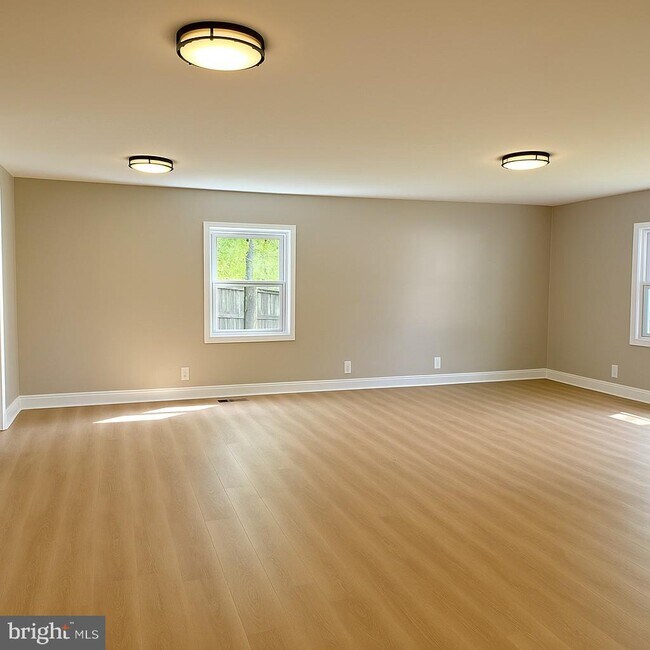 Building Photo - 87 Becks Ln