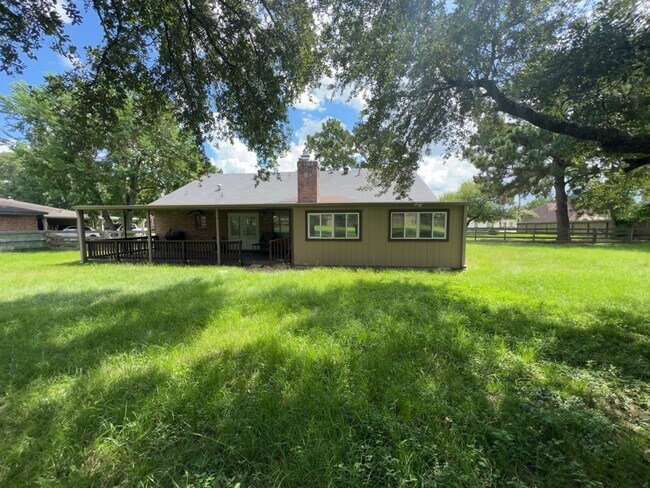 Building Photo - 30707 Martens Rd