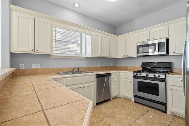 Building Photo - 2906 Pearl St