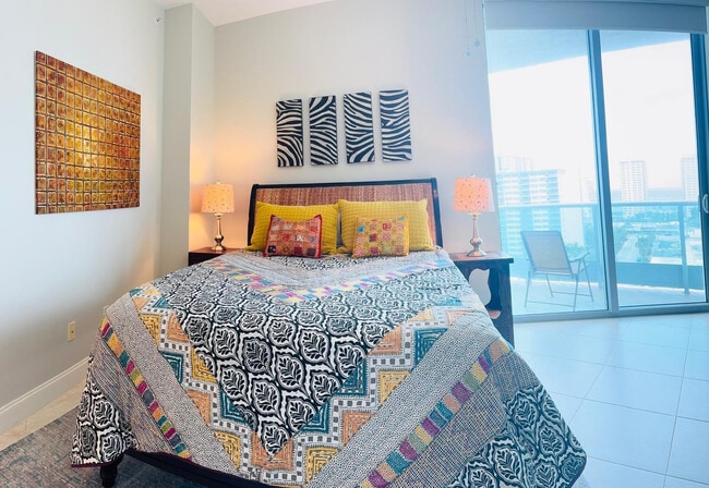 Building Photo - 3333 NE 32nd Ave