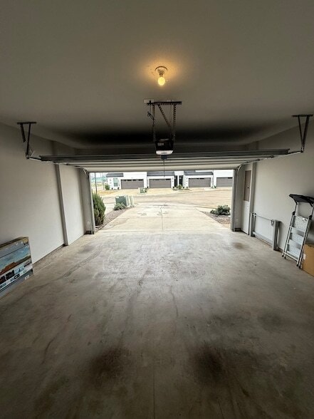 Building Photo - 1108 Bowie Dr