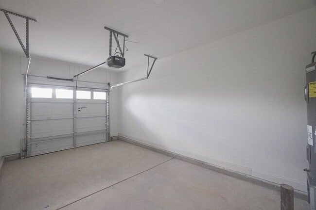 Building Photo - Brand new Duet Style Townhome in Charlotte!