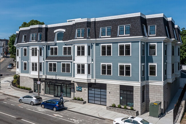 Building Photo - 125 Warren St