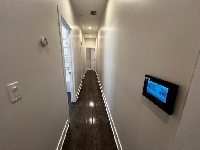 Building Photo - 4819 Main St