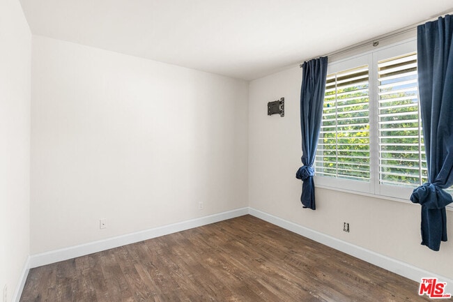 Building Photo - 9200 Wystone Ave
