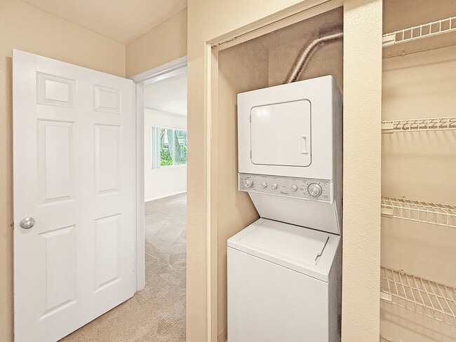 Building Photo - Gorgeous 1B/1BA Condo w/ Washer/Dryer, Walk-In Closet & Resort-Style Amenities!