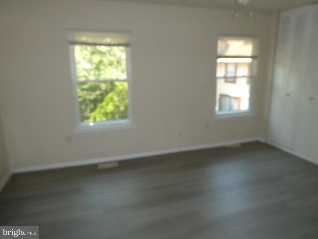 Building Photo - 83 Chelsea Cir