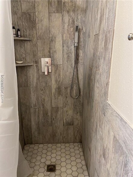 Building Photo - 300 Cooner St