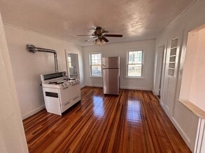 Building Photo - 13 Oxford Ave