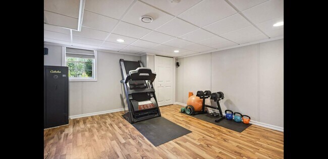 lower level rec room - 2740 Alabama Ave S
