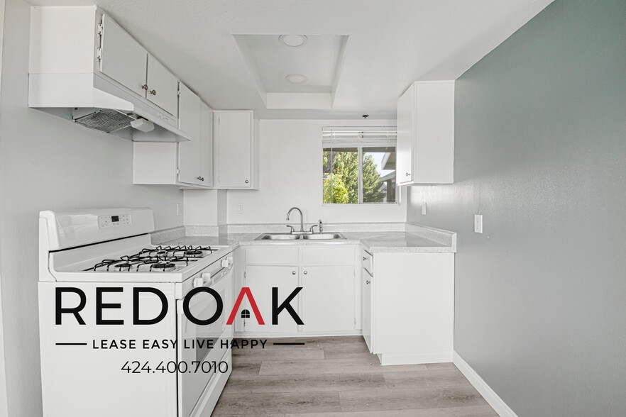 Building Photo - 14814 Gale Ave