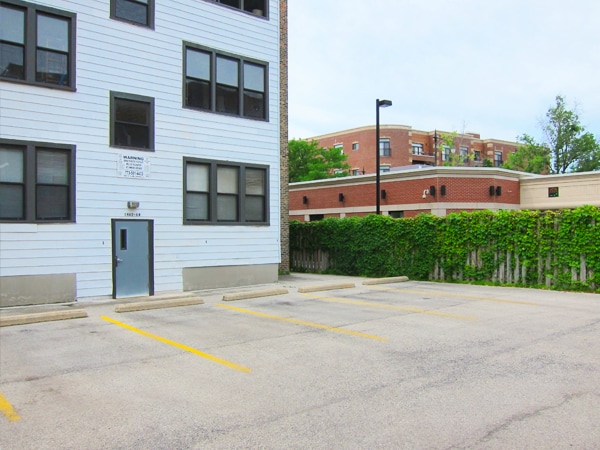 Building Photo - 1462 W Leland Ave