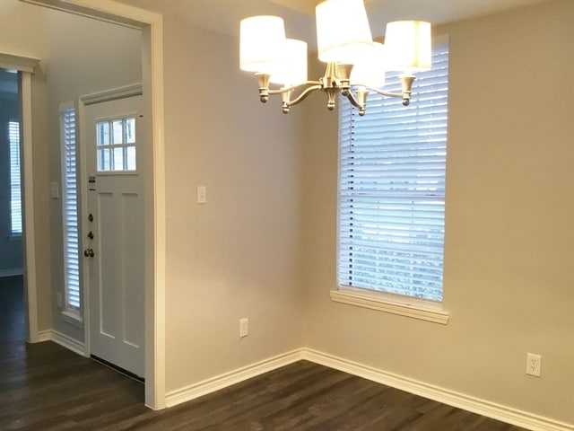 Building Photo - 3506 Pine Tree Dr