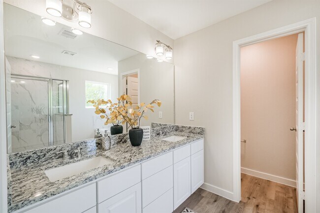 Building Photo - 14906 Eagle feather ct.