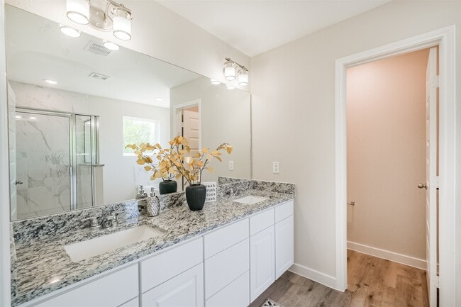 Building Photo - 703 Majestic Eagle Ct