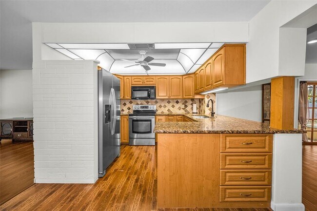 Building Photo - 11490 84th Ave