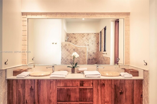 Building Photo - 90 Reserva De Golf