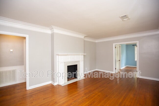 Building Photo - 1706 Wells Dr