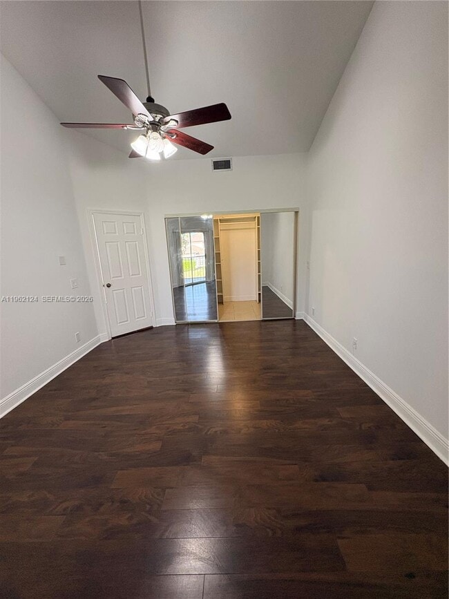 Building Photo - 6579 Via Regina