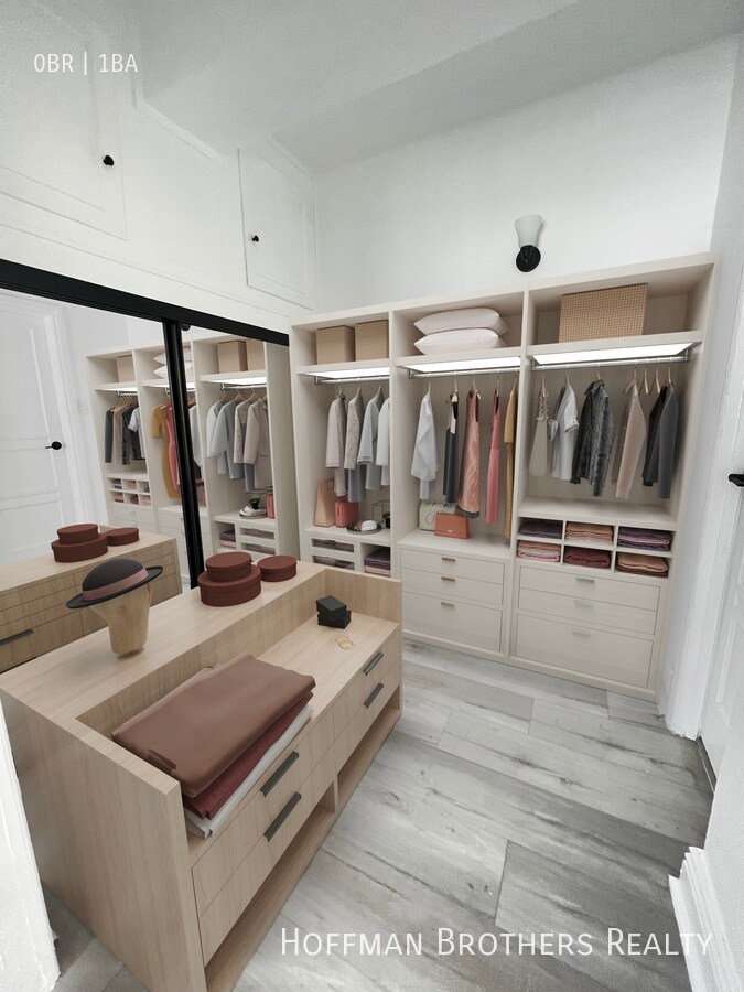 Building Photo - 511 Serrano Ave