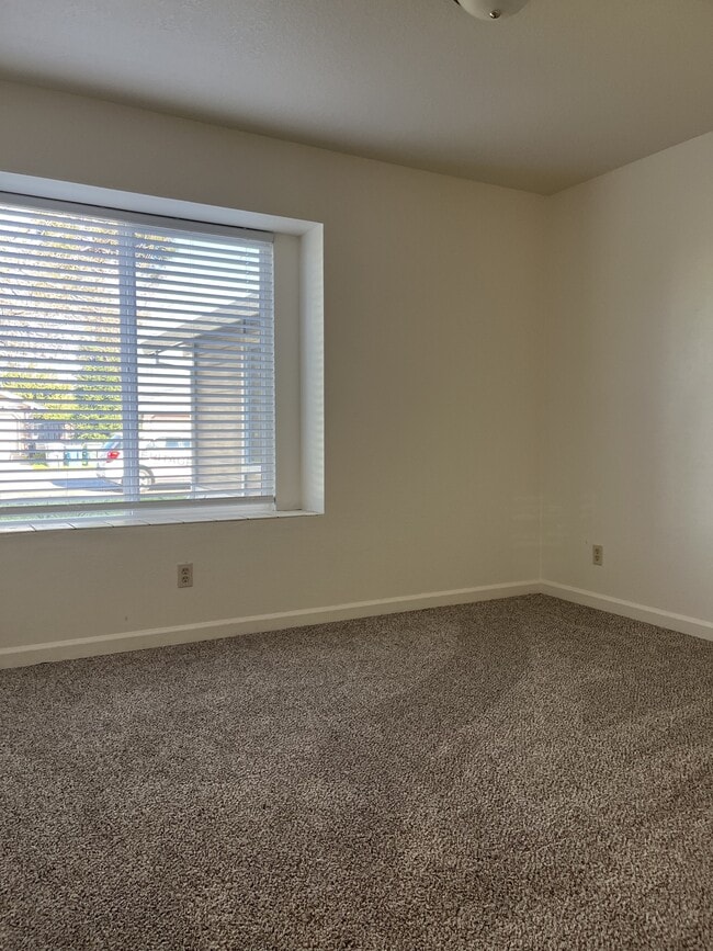 Building Photo - 1706 Brookglen Dr