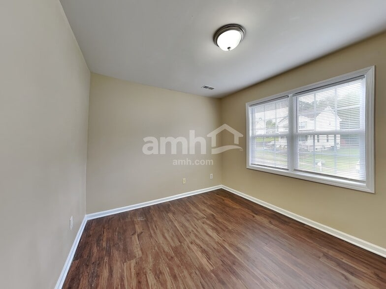 Building Photo - 815 Turmeric Ln