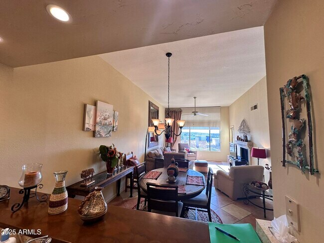 Building Photo - 16724 E Gunsight Dr