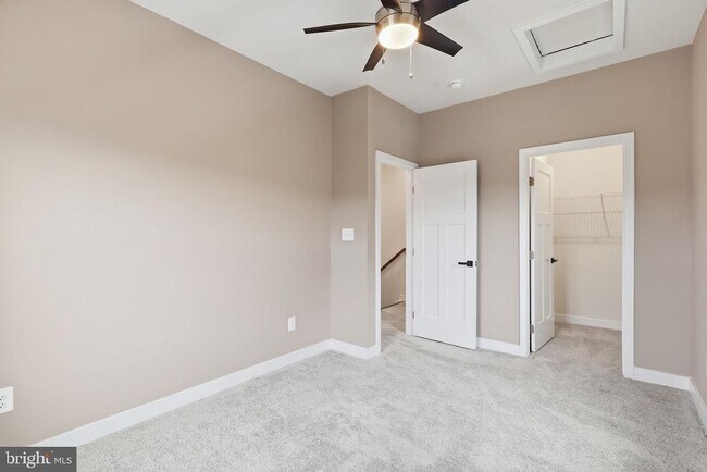 Building Photo - 18091 Red Cedar Rd