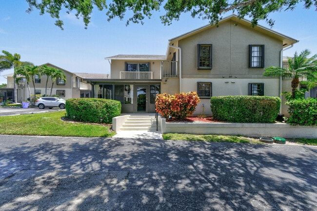 Building Photo - 7361 SE Jamestown Terrace