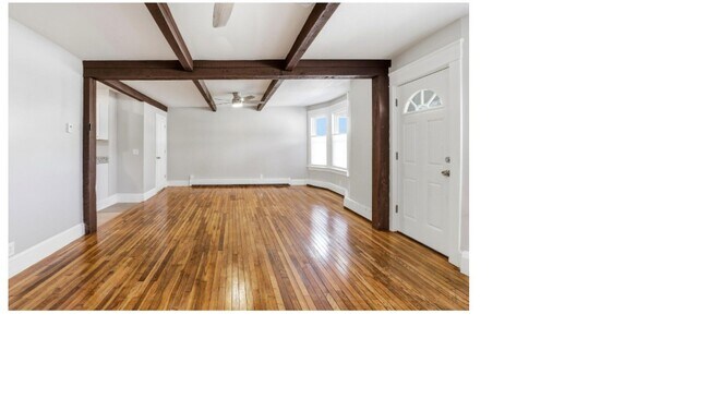 Building Photo - Single-Family House