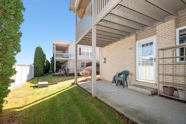 Building Photo - 6840 Oak View Ct