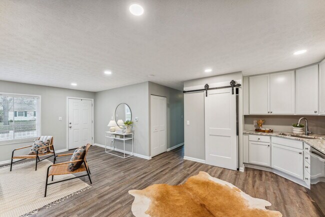 Building Photo - 4554 Moraine Ave