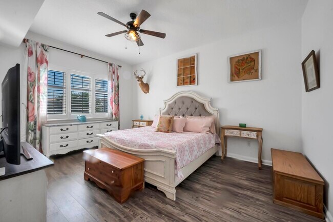 Building Photo - 10 Harbour Isle Dr E