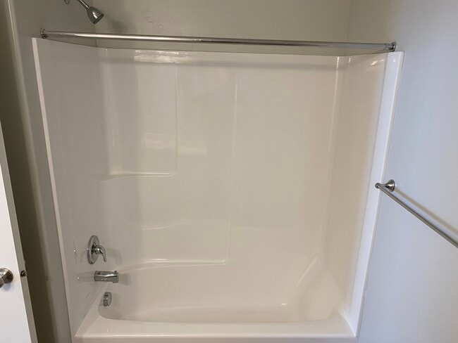 Building Photo - FAROOQUI D-202