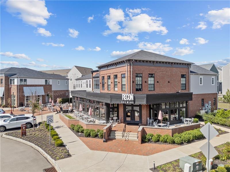 Building Photo - 707 England Rd