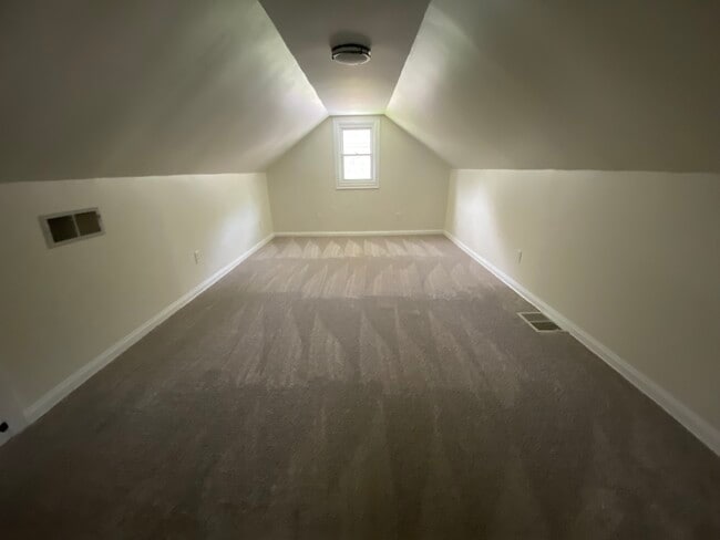 Building Photo - 6903 Buckingham Pl