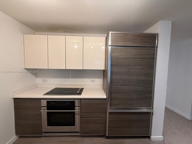 Building Photo - 1100 S Miami Ave