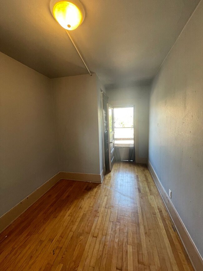 Building Photo - Charming 2-Bedroom Gem in the Heart of Mil...