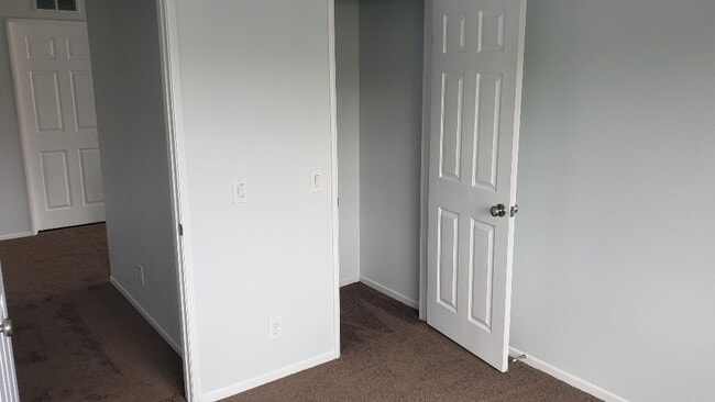 Building Photo - 1343 Estel Dr