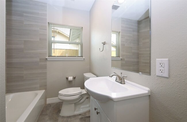 Building Photo - 5402 Texas St