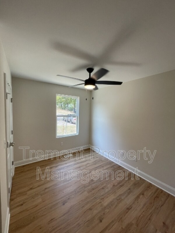 Building Photo - 1228 Sholar Ave