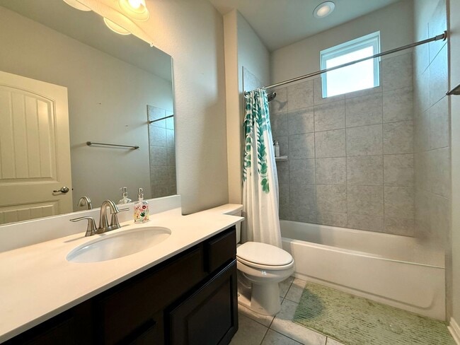 Building Photo - Goodnight Ranch Subdivision - 3 bedroom w/ Office!