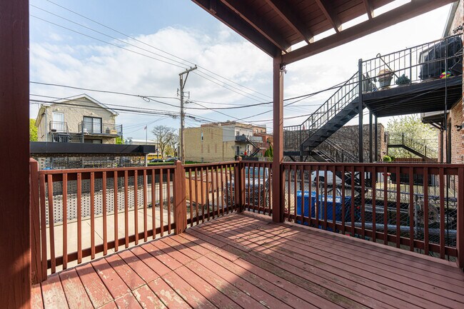 Building Photo - 2916 W Warren Blvd