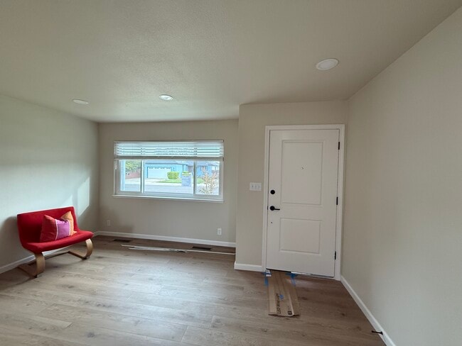 Building Photo - 1127 Dover Dr