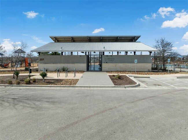 Building Photo - 120 Lyndon Dr
