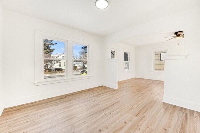 Building Photo - New 3 bedroom listing! RENT SPECIAL HALF OFF FIRST MONTH!