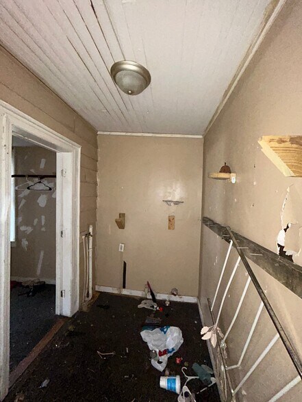 Building Photo - 46 Eckhard Ave