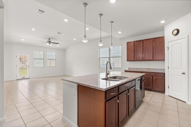 Building Photo - 2124 Hat Bender Lp